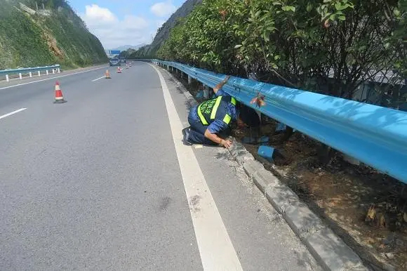 南充高速路波形护栏